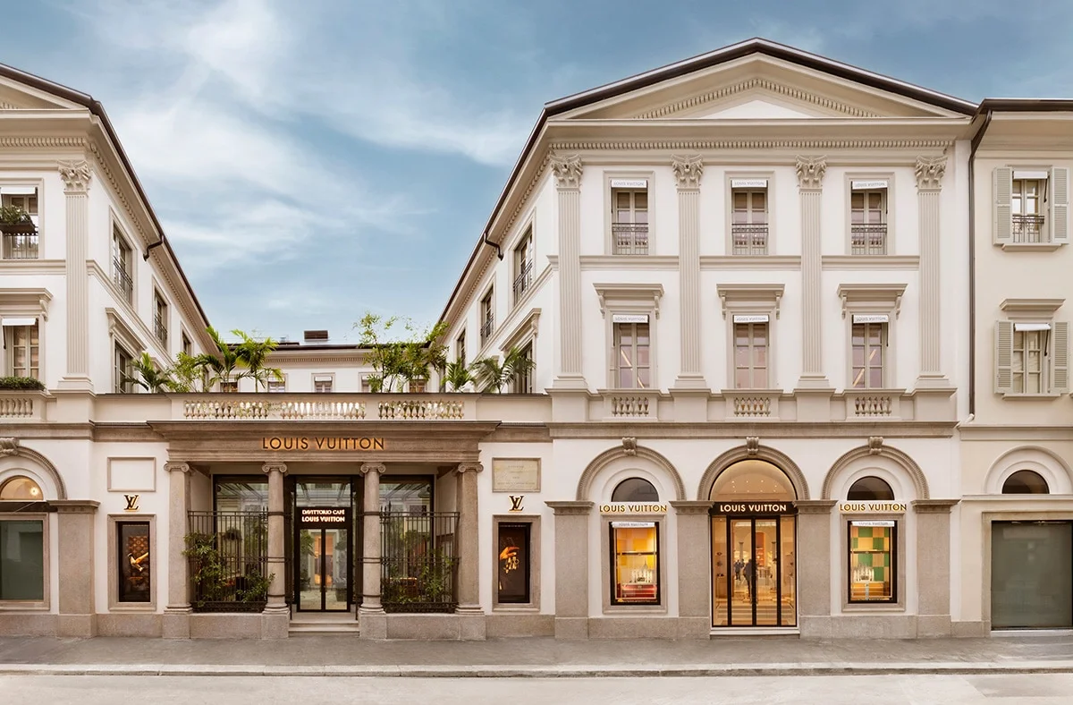 Milan Via Montenapoleone Luxury Louis Vuitton